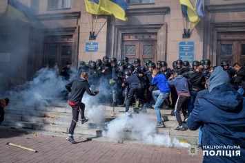 Полиция училась отражать штурм Николаевской мэрии и удалять из сессионного зала «лишние элементы»