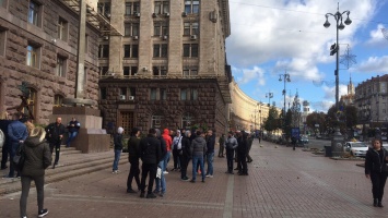 Гусовского облили зеленкой и избили перед заседанием Киевсовета