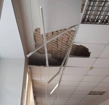 В Ивановской школе обвалился потолок