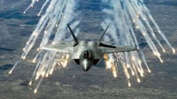 США в ответ на передачу С-300 Сирии применят F-22