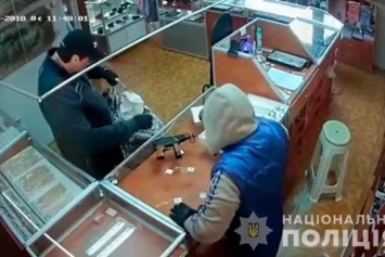 В Черновицкой области полиция задержала банду налетчиков на ювелирные магазины