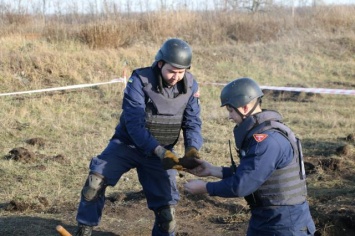 Взрывы в Ичне: 107 пиротехников проведут разминирование 16-километровой зоны