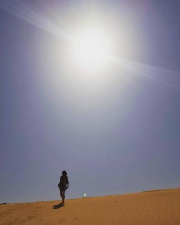 «Ярче Солнца»: Нибиру загорелась ослепляющим Светилом в пустыне ОАЭ - соцсети