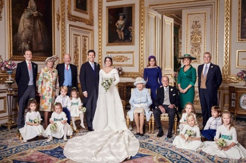 Кенсингтонский дворец опубликовал официальные снимки со свадьбы принцессы Евгении и Джека Бруксбэнка