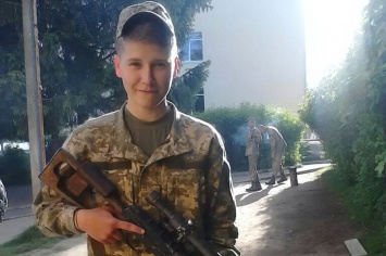 В Луганске простились с 19-летней бойцом ВСУ