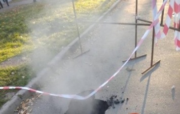 В Киеве второй раз за день прорвало трубу с горячей водой