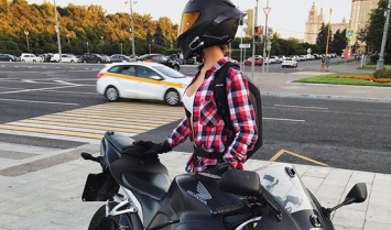 Блогерша Ольга Петрова разбилась на мотоцикле в Москве