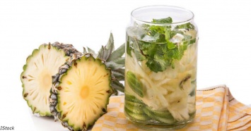 7 причин начать пить ананасную воду каждый день