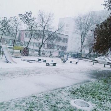 Утром по Новосибирску прошел снегопад