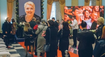 Смерть Марины Поплавской: в Киеве попрощались с талантливой актрисой