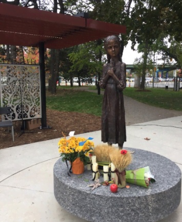 В Торонто открыли мемориал жертвам Голодомора