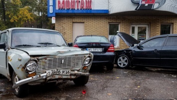 В Днепре пьяный водитель «Жигули» разбил две иномарки и попал в больницу