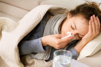 Все не так просто: врачи назвали отличия симптомов гриппа и простуды