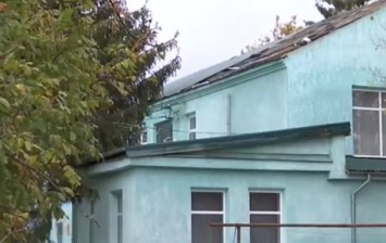 В Одесской области ураган сорвал крышу с детсада