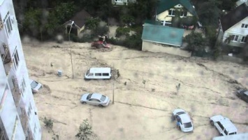 Жители Кубани вынуждены спасаться от потопа на крышах зданий