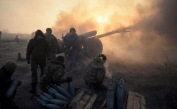 «Жара» на Донбассе: по ВСУ бьют из бронетехники и крупного калибра, есть раненый