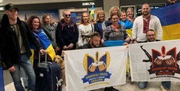 Украинцы прилетели в США для участия в Марафоне Морской пехоты
