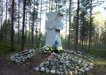 В Украине вспоминают жертв массовых расстрелов интеллигенции в урочище Сандармох
