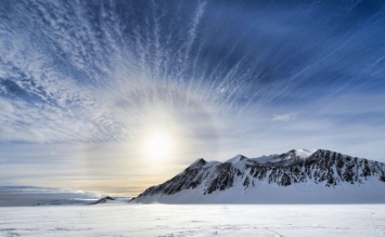 Зима на Южном полюсе: в сети появилось завораживающее видео
