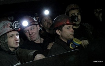 На шахте с бастующими шахтерами произошел обвал - Волынец