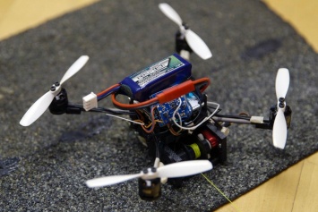 Стэндфордская команда создала уникальный микро-дрон