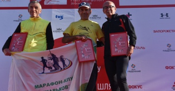 Все победители главной дистанции Запорожского полумарафона - фото