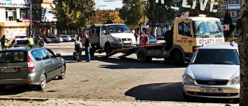 Переселенцам: в Донецке проводят рейды, изымают авто и заставляют получать "номера ДНР"