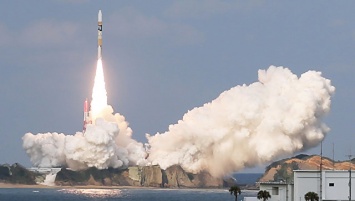 ОАЭ запустили в космос "первый арабский спутник"