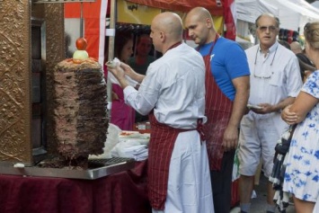 В Челябинске при покупке шаурмы кишечная палочка шла в подарок - Роспотребнадзор