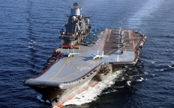 На единственный российский авианосец "Адмирал Кузнецов" упал башенный кран: подробности аварии