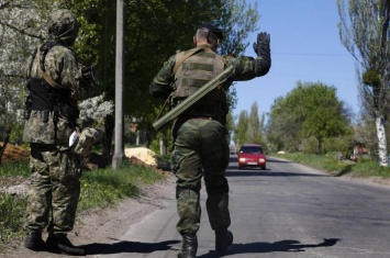 Боевики перекрыли еще одну дорогу на Донбассе