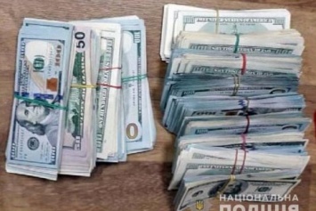 В Киеве мошенник открыл фальшивый обменник и исчез с $?120 тысячами