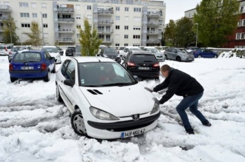 Францию засыпало снегом. Замело и Испанию