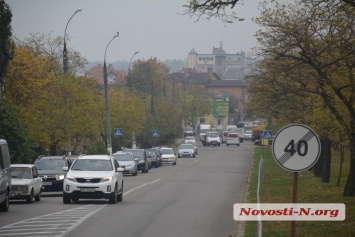 В Николаеве из-за перекрытого Херсонского шоссе и светофора огромная пробка