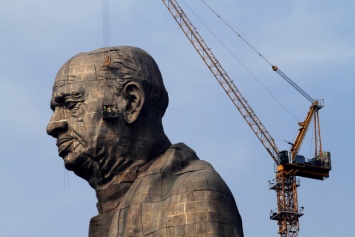 В Индии открыли самую высокую статую в мире: в сети появились первые фото