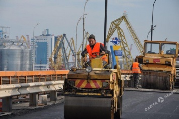 В Одессе ремонтируют самый длинный мост города