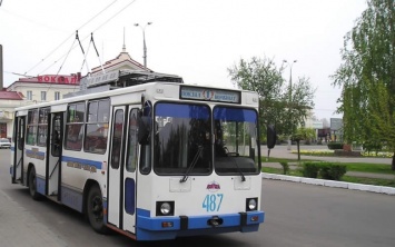 В Херсоне жалуются на безобразное поведение водителя и кондуктора в троллейбусе