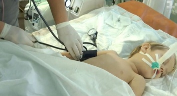 На Винничине 3-летний ребенок впал в кому, подавившись леденцом