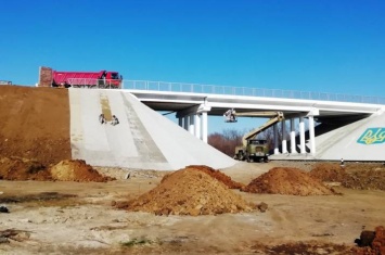 В ноябре планируют открыть мост, соединяющий Луганскую и Донецкую области