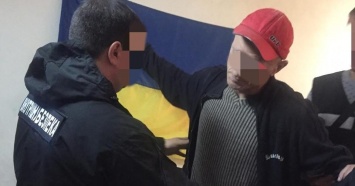 В Запорожской области подозреваемый в разбойном нападении пытался подкупить полицейского