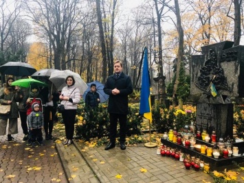 В Варшаве почтили память жертв Голодомора