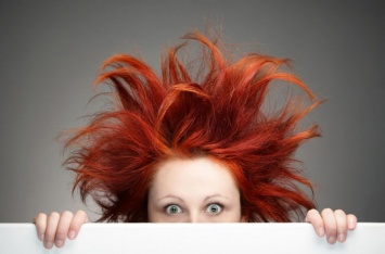 17 забавных примет: к чему трещат волосы на голове