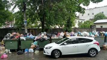 Симферополь к концу недели обещают очистить от мусора