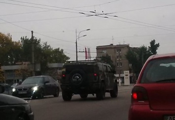 В Украине засняли роскошный внедорожник на блатных военных номерах
