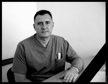 Скоропостижно скончался один из лучших врачей одесского военного госпиталя - ему стало плохо во время операции