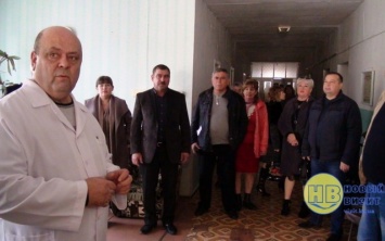 Депутатам райсовета провели экскурсию по Генической больнице