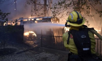 В результате лесных пожаров в Северной Калифорнии погибли пять человек