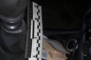 Житель Бахмута предлагал полицейскому взятку за невывоз автомобиля на штрафплощадку