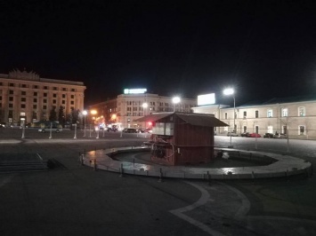 В центре Харькова начали устанавливать крупное сооружение (фото)