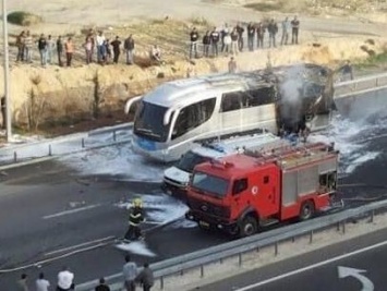 Автобус на границе Израиля с сектором Газа, возможно, был подбит российской ракетой "Корнет" - СМИ